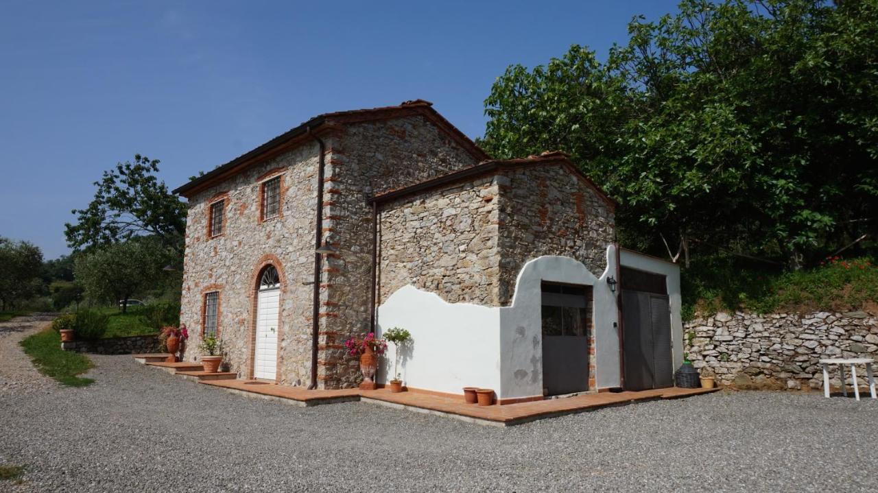 ルッカAgriturismo Le Vallilungheアパートメント エクステリア 写真